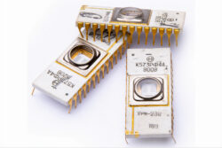 Микросхемы серии 573РФ и подобные, 28 выводов